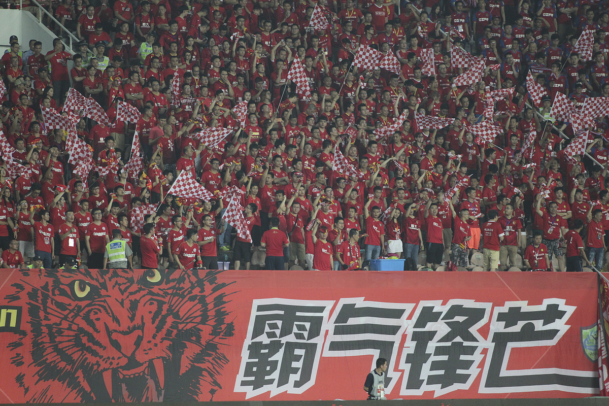 外援爆发进球狂潮，球队雄心壮志冲击榜首