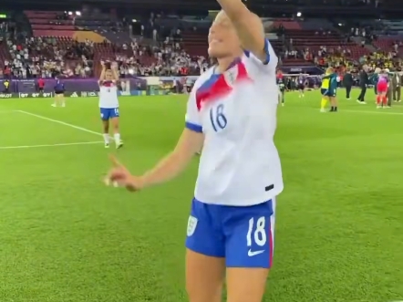 英格兰女足出战热身赛，全力追求胜利