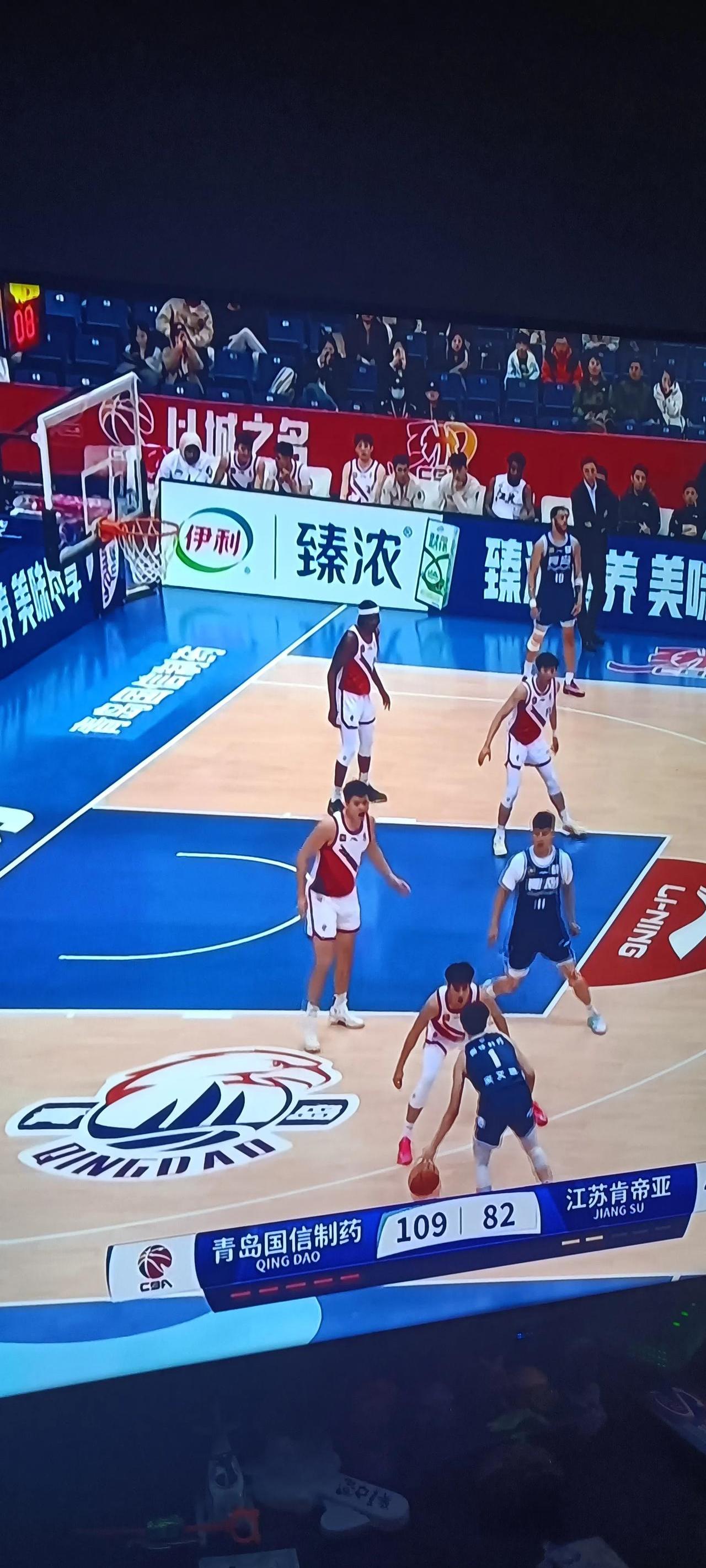 青岛黄海踢平对手，新秀表现抢眼，教练组高度评价的简单介绍